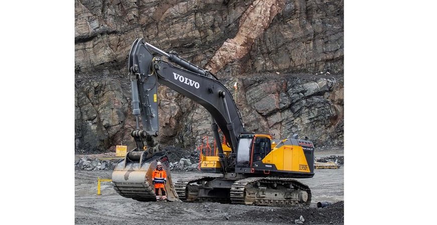 VOLVO’S LARGEST EXCAVATOR IS SURPRISINGLY FAST